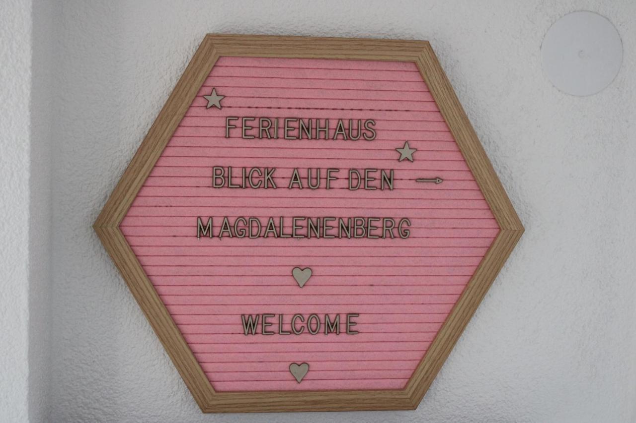 Blick Auf Den Magdalenenberg Appartement Villingen-Schwenningen Buitenkant foto